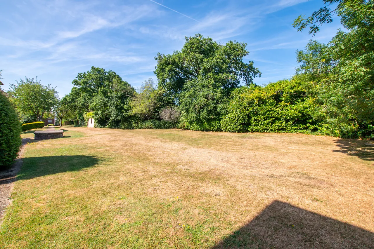 101 Carmel Court, Kings Drive, Wembley, photo 4