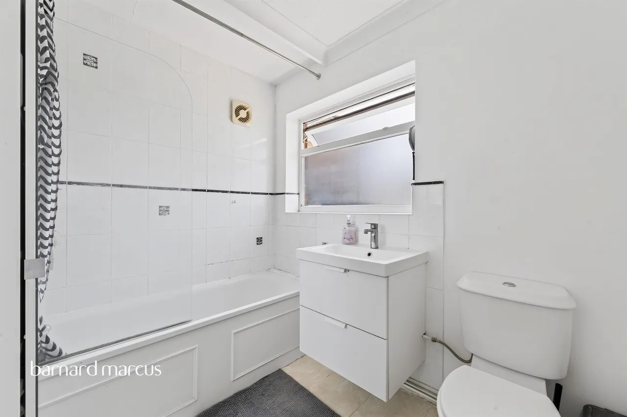 Ferriers Way, Epsom, photo 12