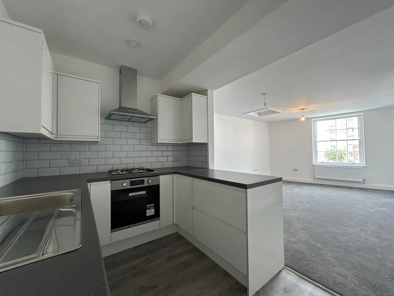 3 bed flat to rent, Addington Street, Ramsgate, CT11