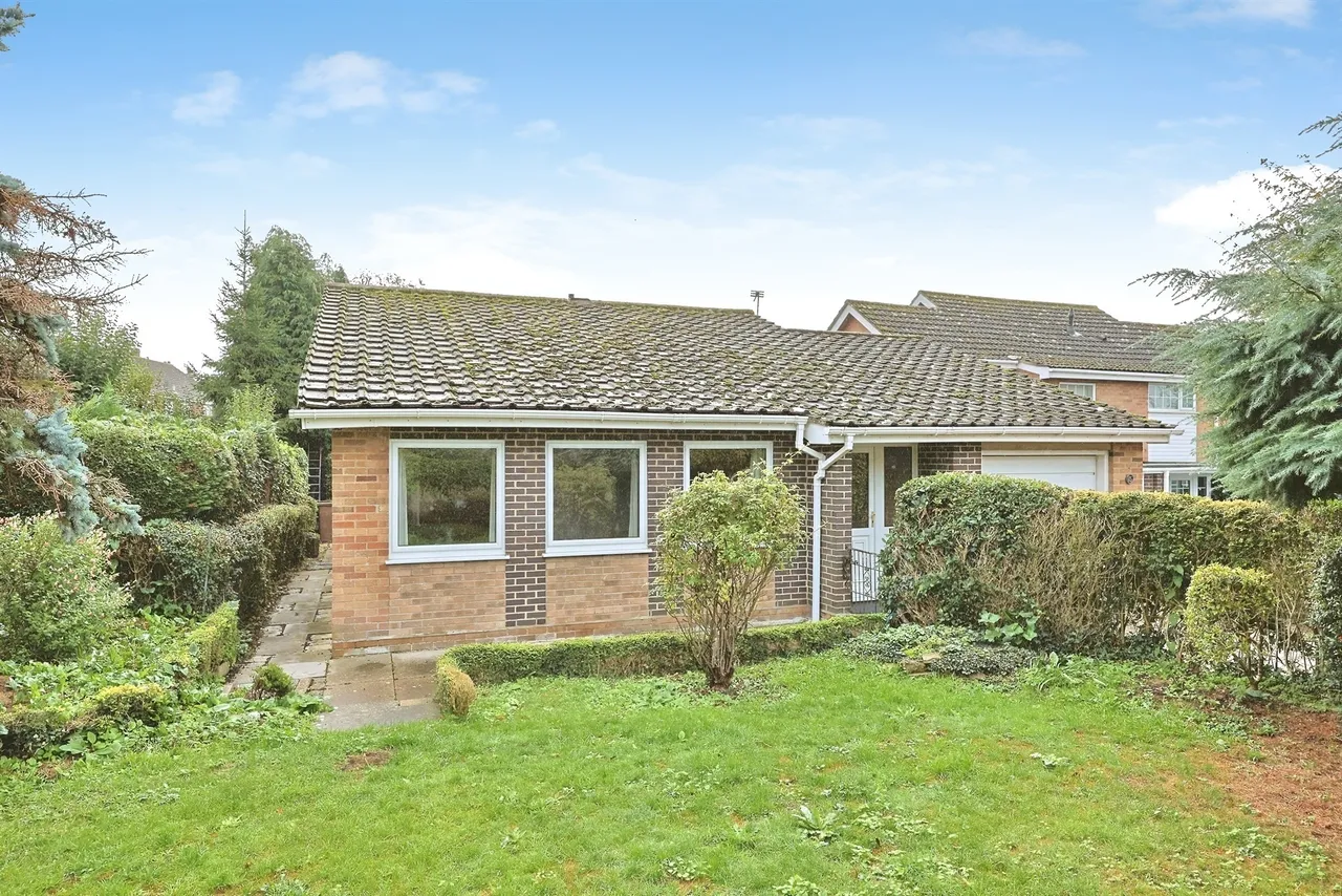 3 bed house for sale, Applegarth, Wymondham, NR18