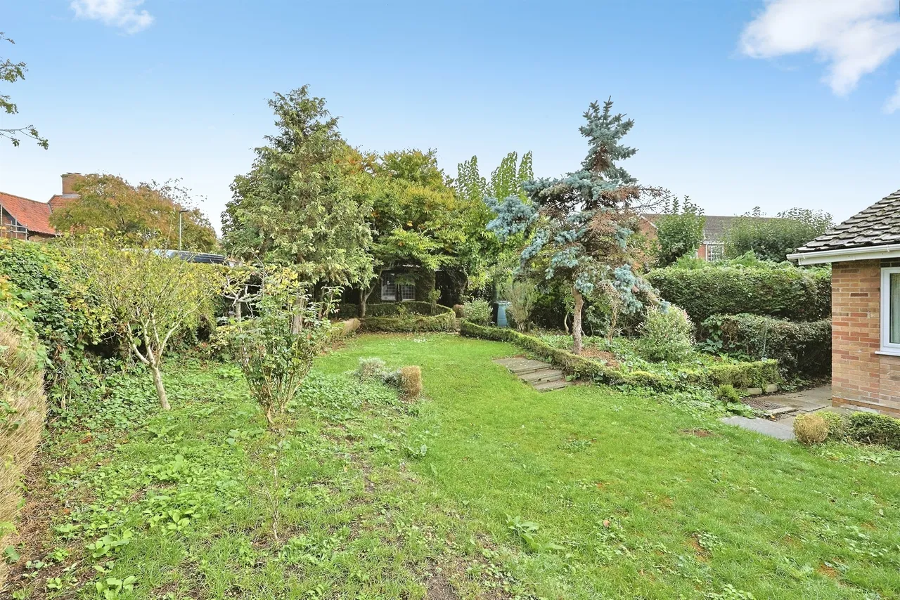 Applegarth, Wymondham, NR18, photo 3