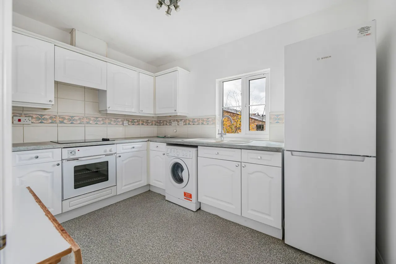 Kearton Place, Croydon Road, CR3, photo 3