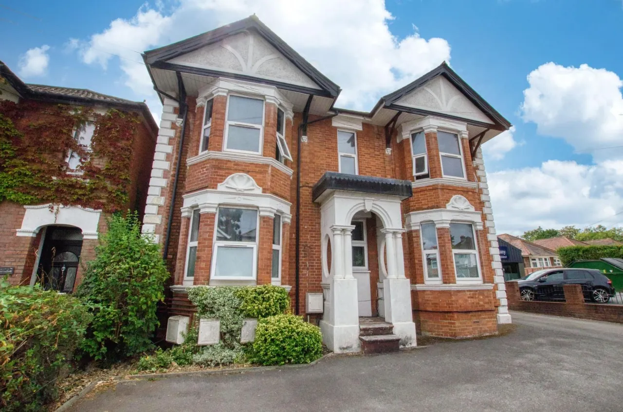 130 Portsmouth Road, Woolston, Southampton, Hampshire, SO19 9AP, photo 16