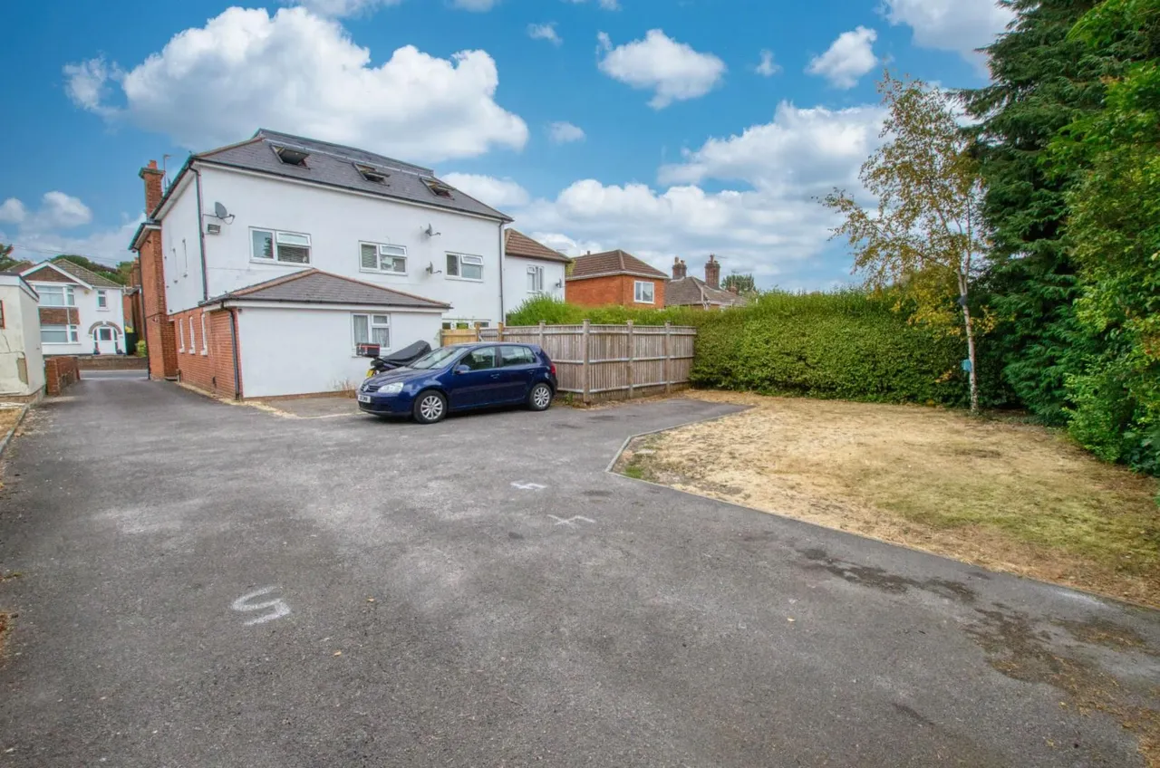 130 Portsmouth Road, Woolston, Southampton, Hampshire, SO19 9AP, photo 2