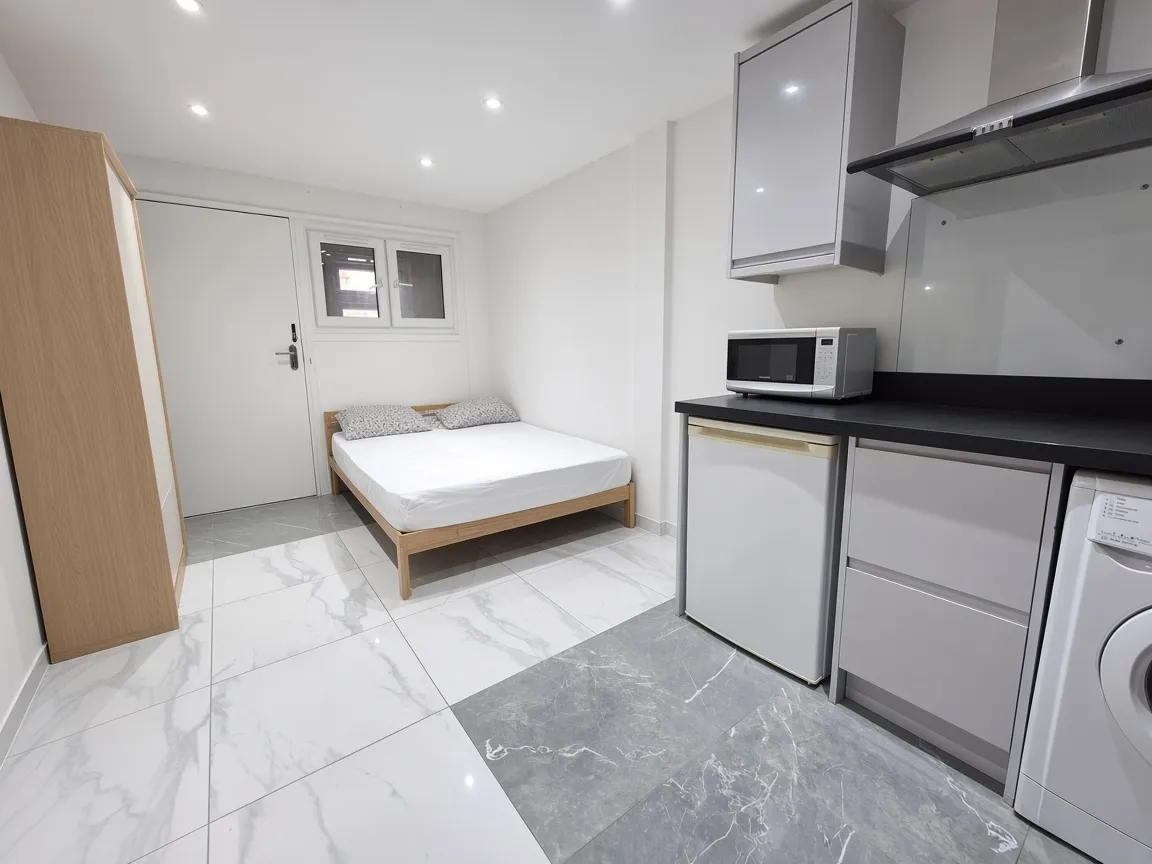 house to rent — Chelmer Drive, South Ockendon