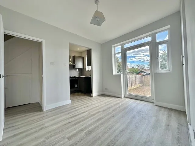 Frizlands Lane, RM10, photo 7