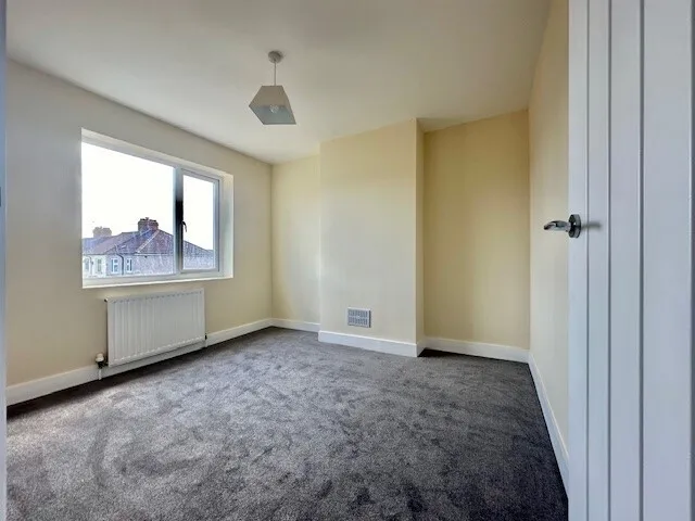 Frizlands Lane, RM10, photo 10