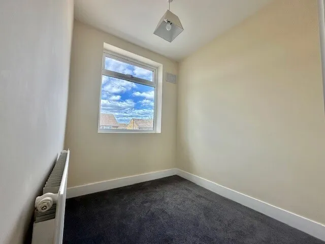 Frizlands Lane, RM10, photo 11