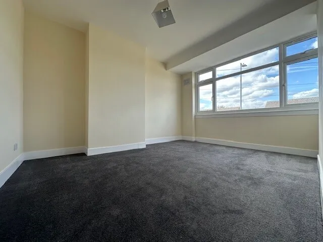 Frizlands Lane, RM10, photo 9