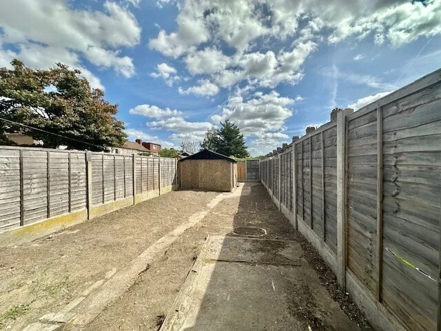 Frizlands Lane, RM10, photo 5