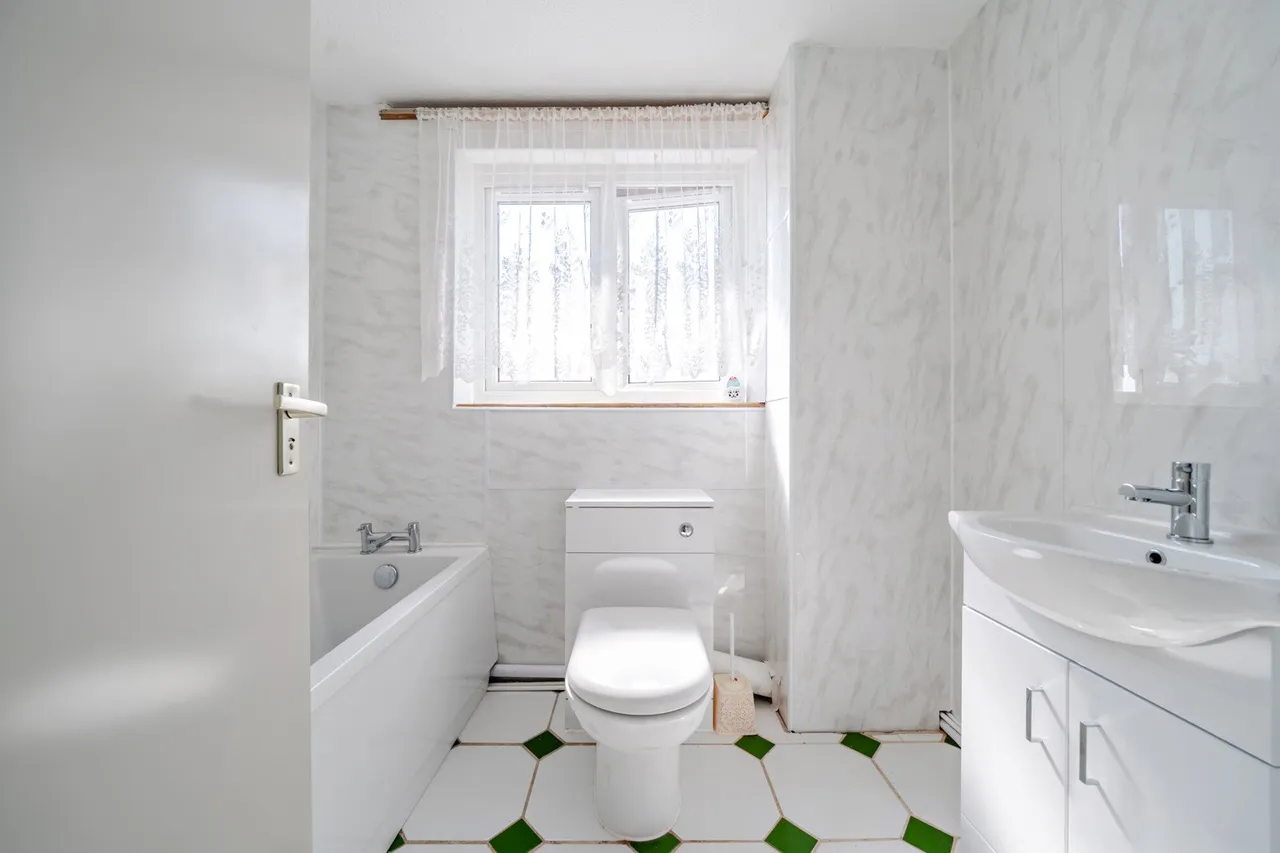 Campion Place, SE28, photo 6