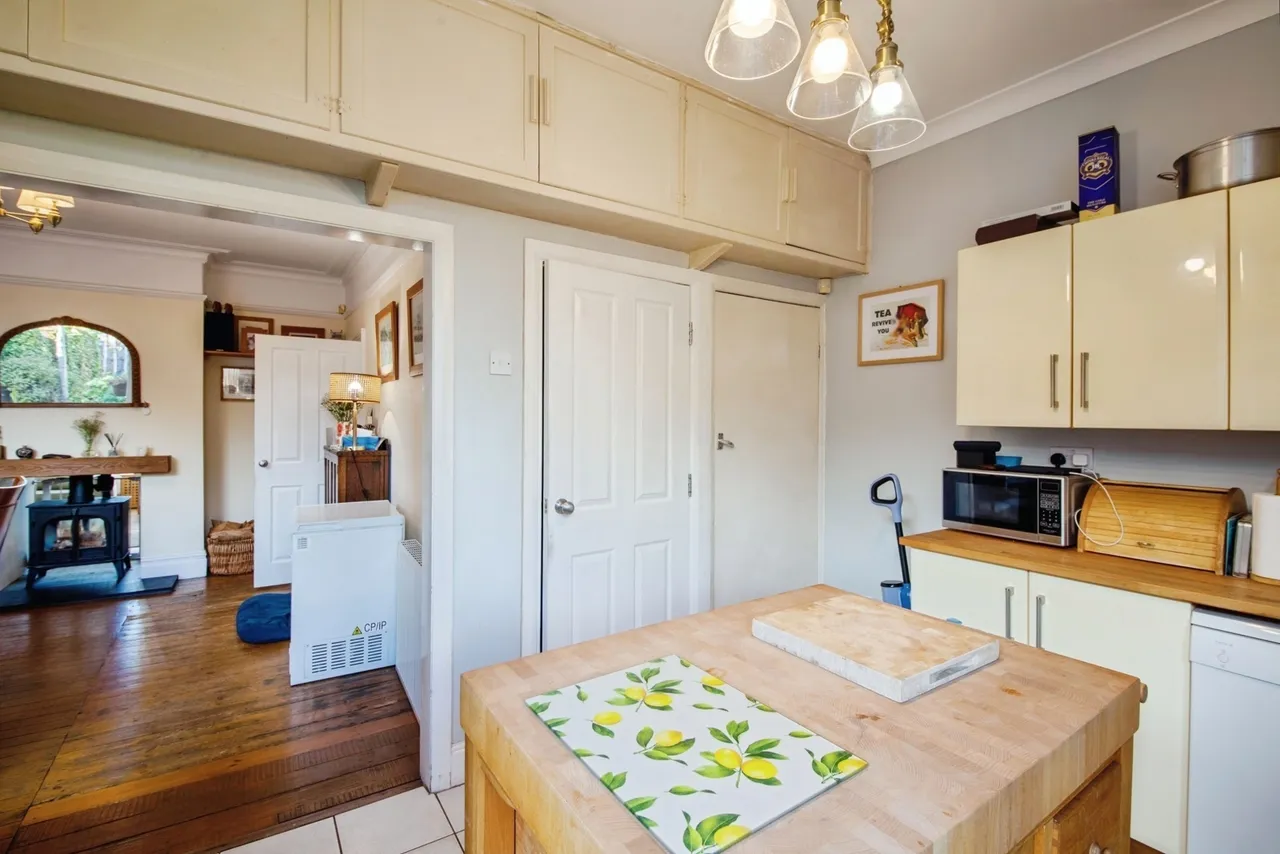 Broom Road, Rotherham, S60, photo 6
