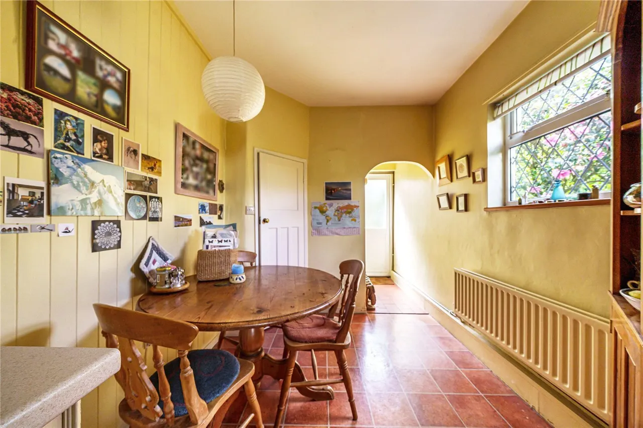 Upper Highway, Kings Langley, WD4, photo 11