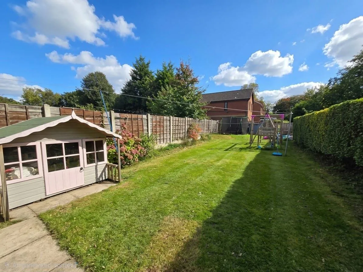Lawton Moor Road, Northern Moor, photo 11