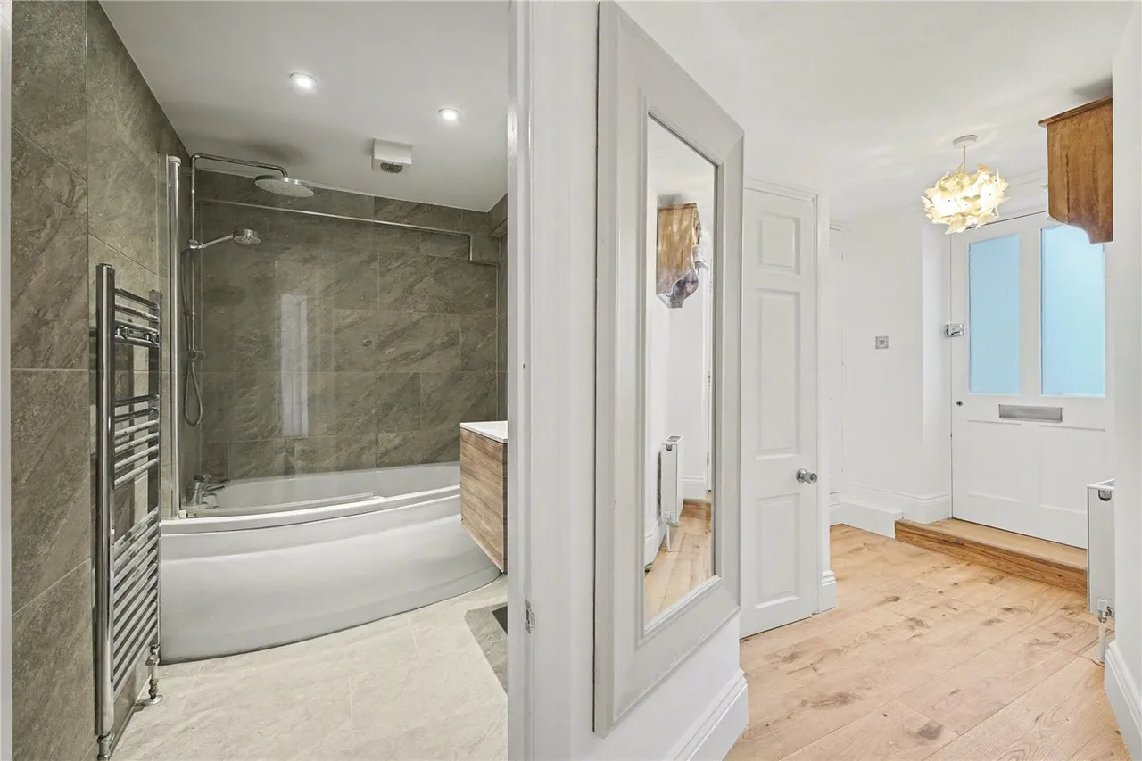 Stapleton Hall Road, London, N4, photo 10