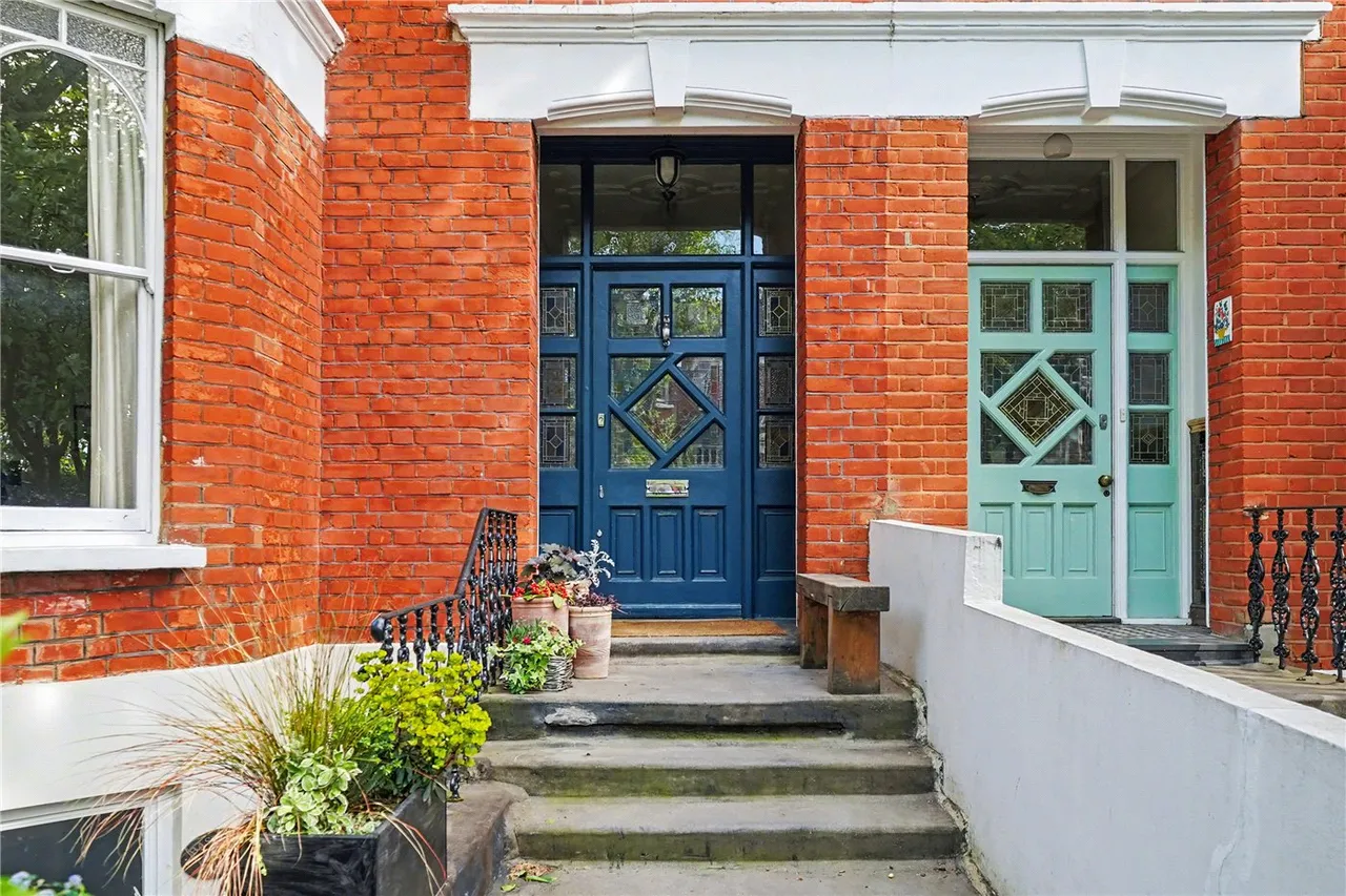 Stapleton Hall Road, London, N4, photo 5