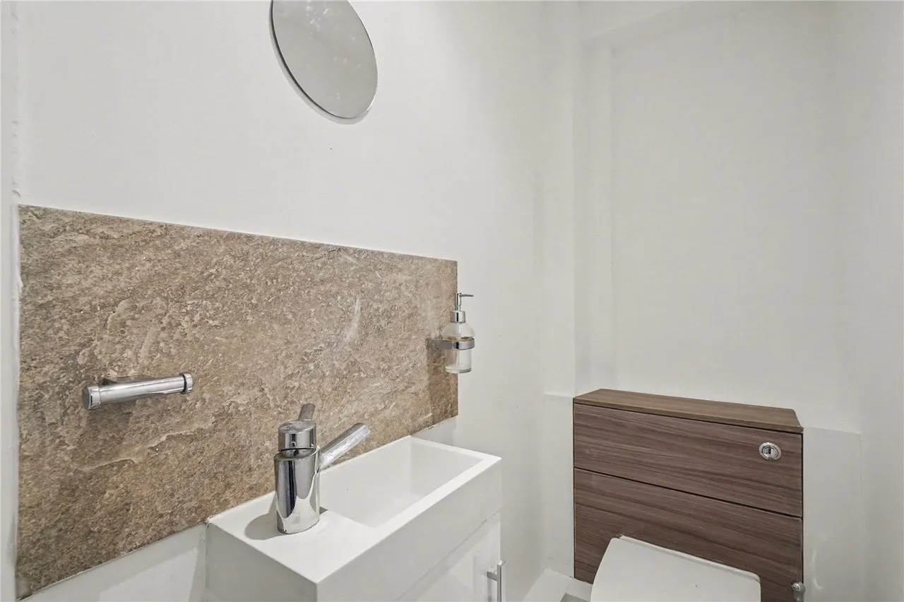 Stapleton Hall Road, London, N4, photo 6