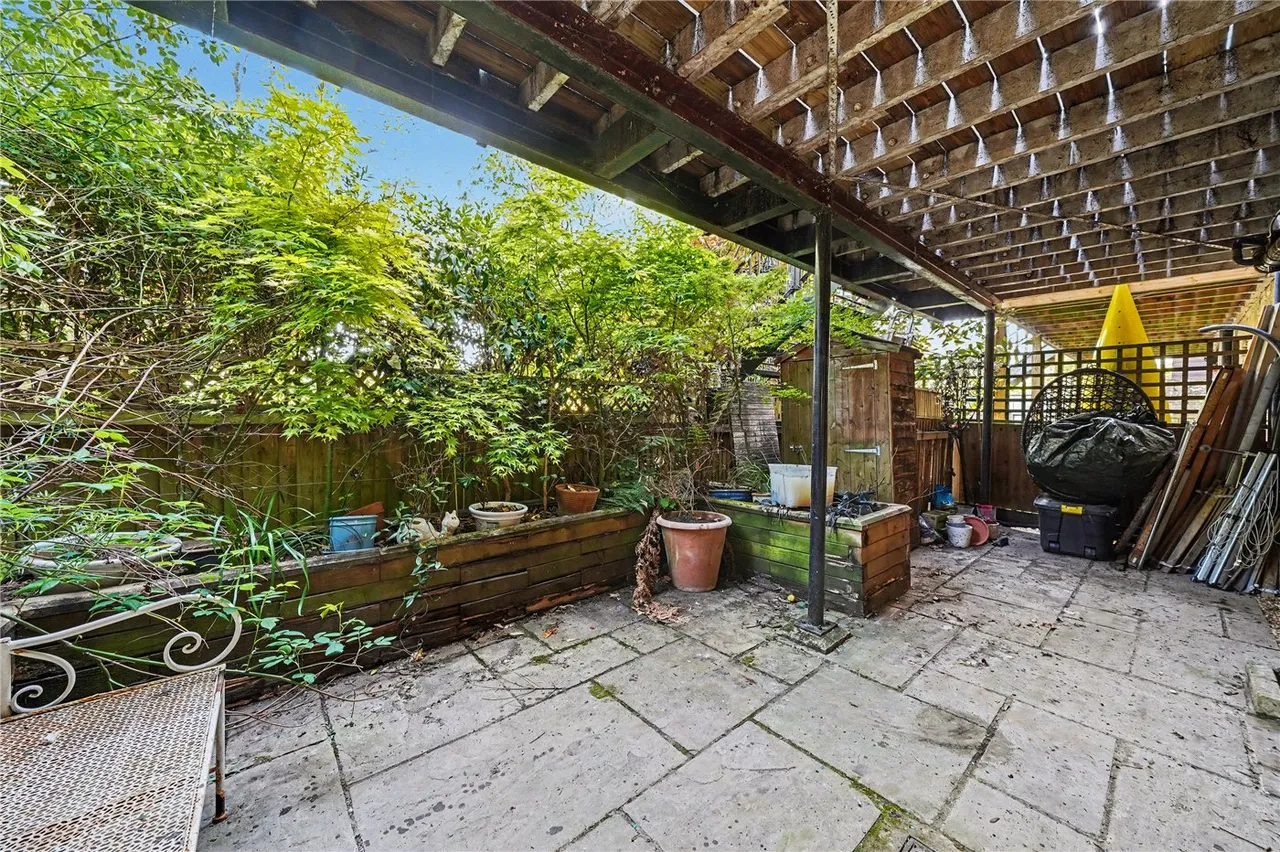Stapleton Hall Road, London, N4, photo 4