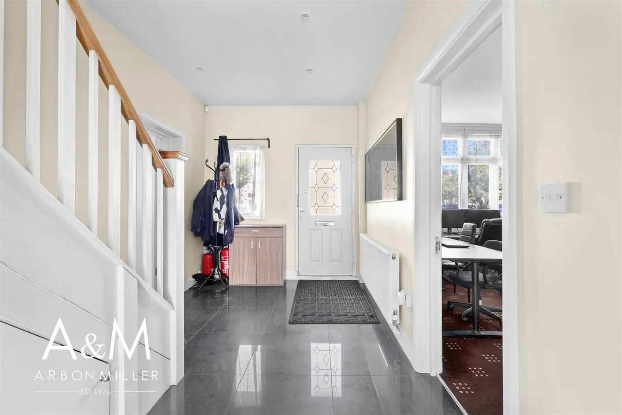 Stainforth Road, Newbury Park, Essex, Ilford, IG27EH, photo 14