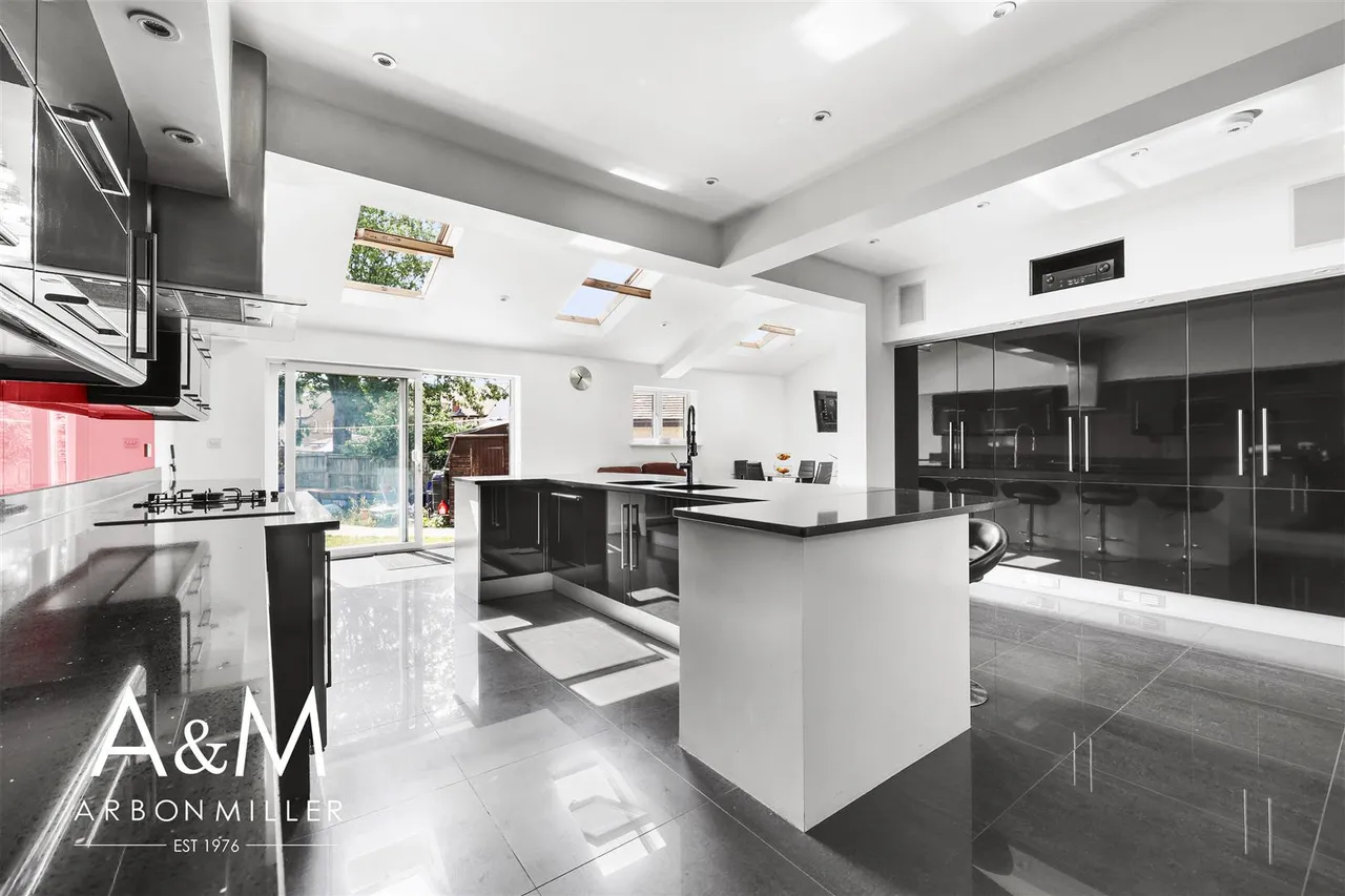 Stainforth Road, Newbury Park, Essex, Ilford, IG27EH, photo 7