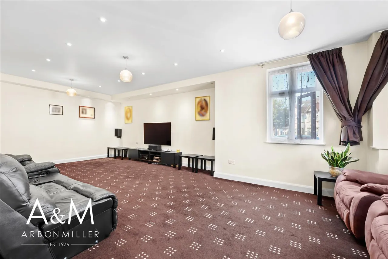 Stainforth Road, Newbury Park, Essex, Ilford, IG27EH, photo 15
