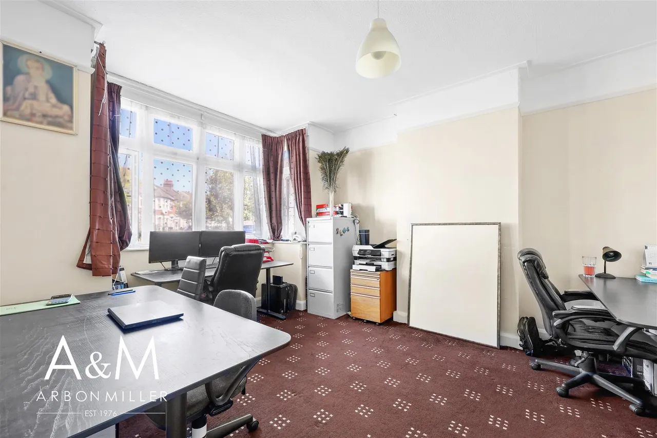 Stainforth Road, Newbury Park, Essex, Ilford, IG27EH, photo 4