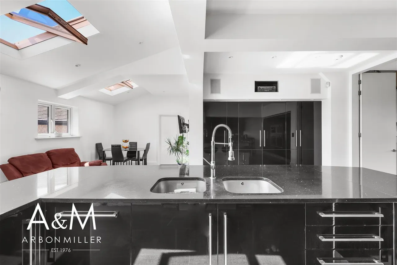 Stainforth Road, Newbury Park, Essex, Ilford, IG27EH, photo 10