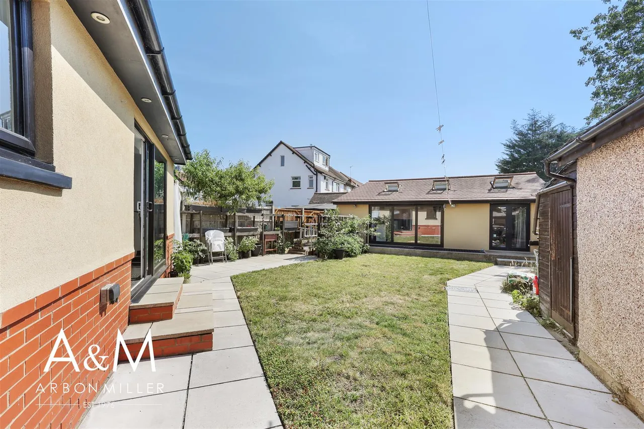 Stainforth Road, Newbury Park, Essex, Ilford, IG27EH, photo 27