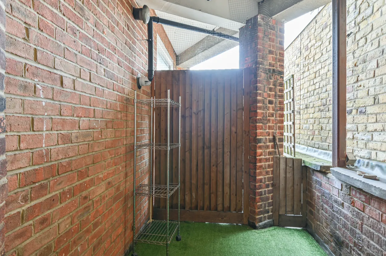 Flat 4, 668 Streatham High Road, London, photo 6
