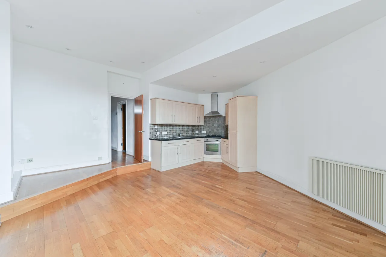 Flat 4, 668 Streatham High Road, London, photo 7
