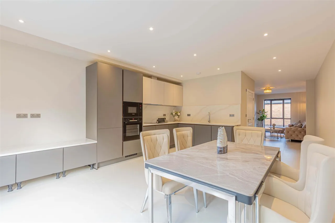 North Drive, Hounslow, photo 4