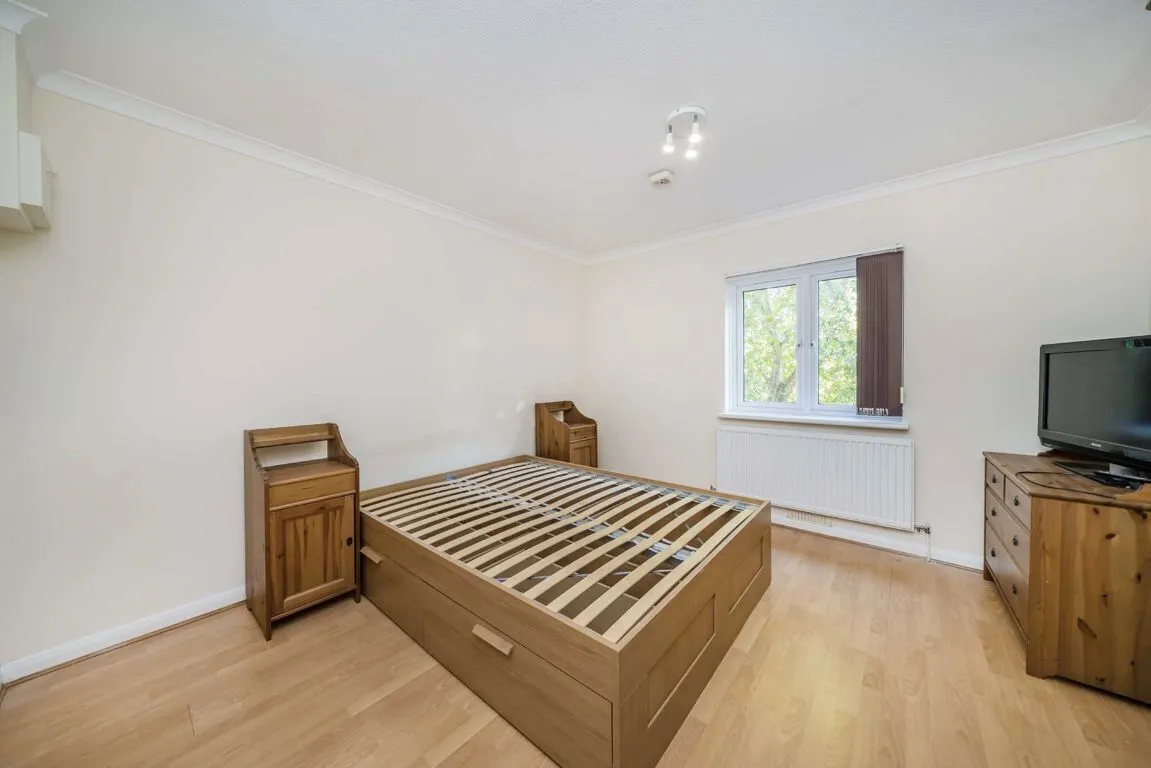 Fairfield East, KT1, photo 4