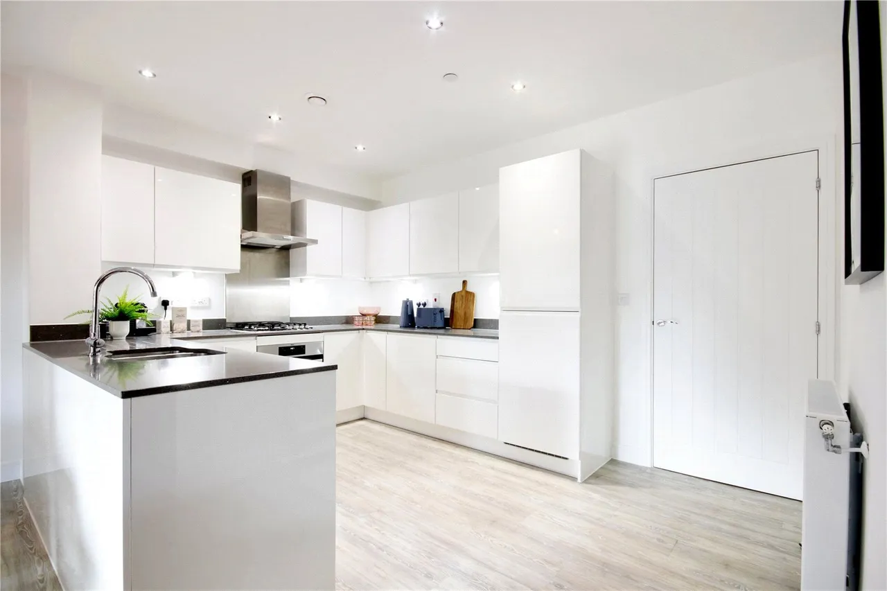 Toye Avenue, Whetstone, London, N20 0FN, photo 4