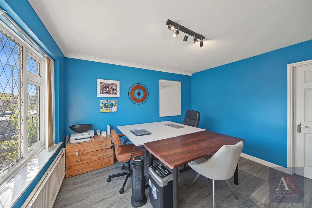 Longacres Drive, Whitworth, OL12, photo 4