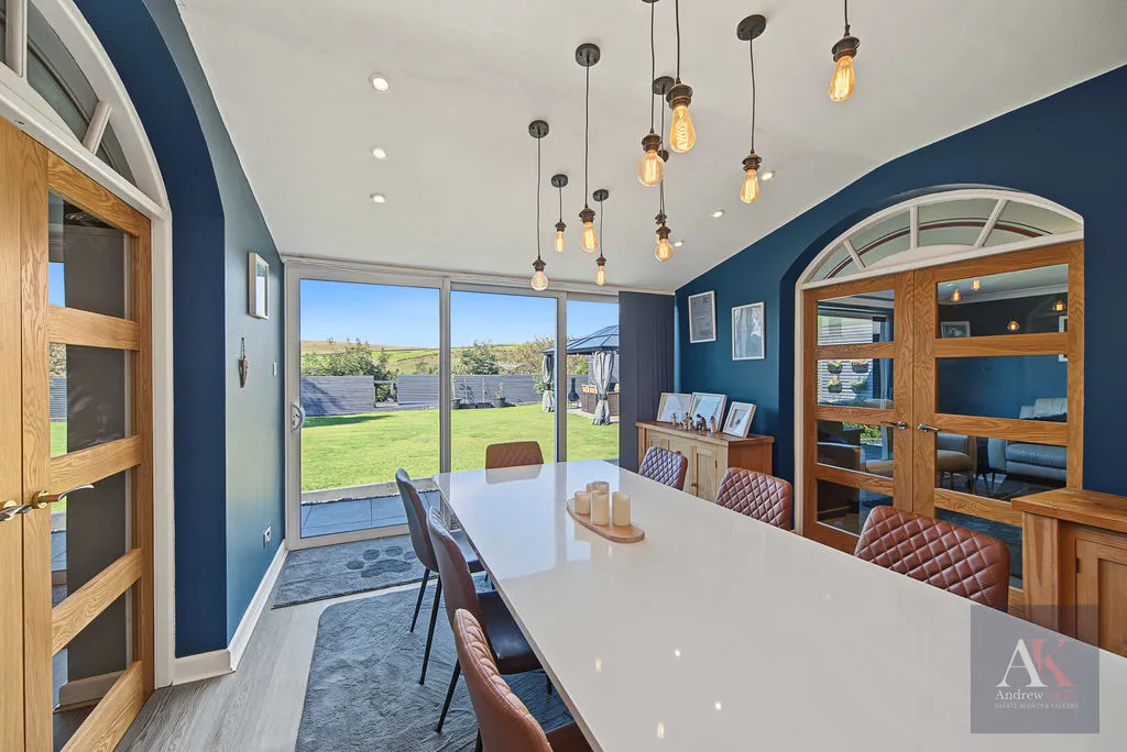 Longacres Drive, Whitworth, OL12, photo 8
