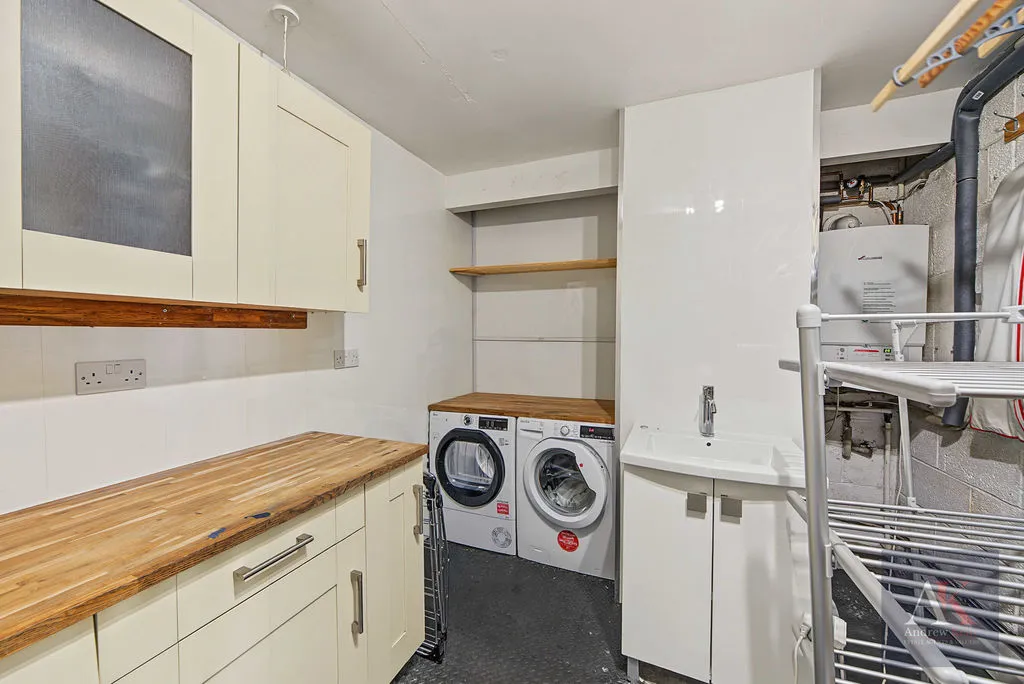 Longacres Drive, Whitworth, OL12, photo 13