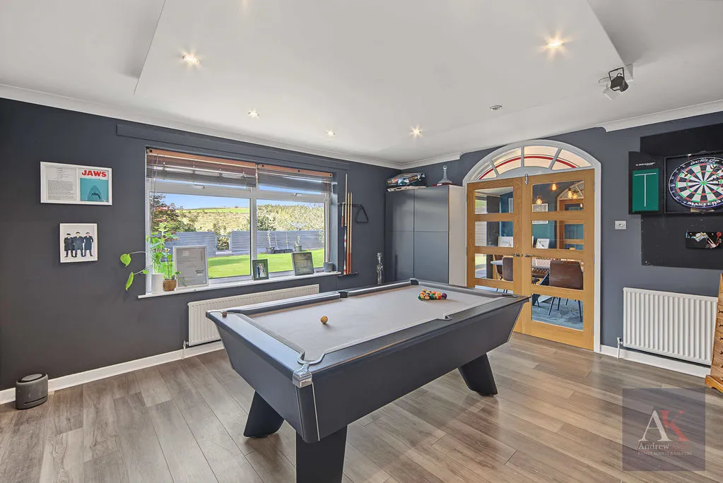 Longacres Drive, Whitworth, OL12, photo 9