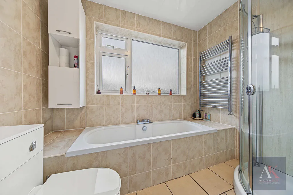 Longacres Drive, Whitworth, OL12, photo 20