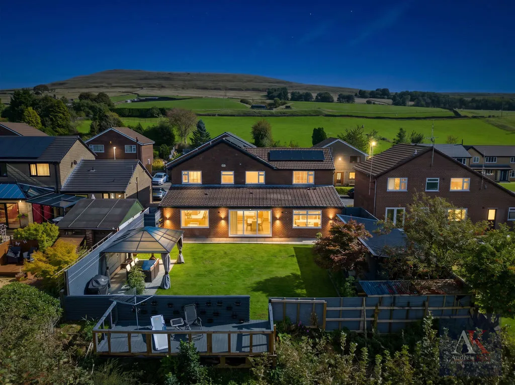 Longacres Drive, Whitworth, OL12, photo 40