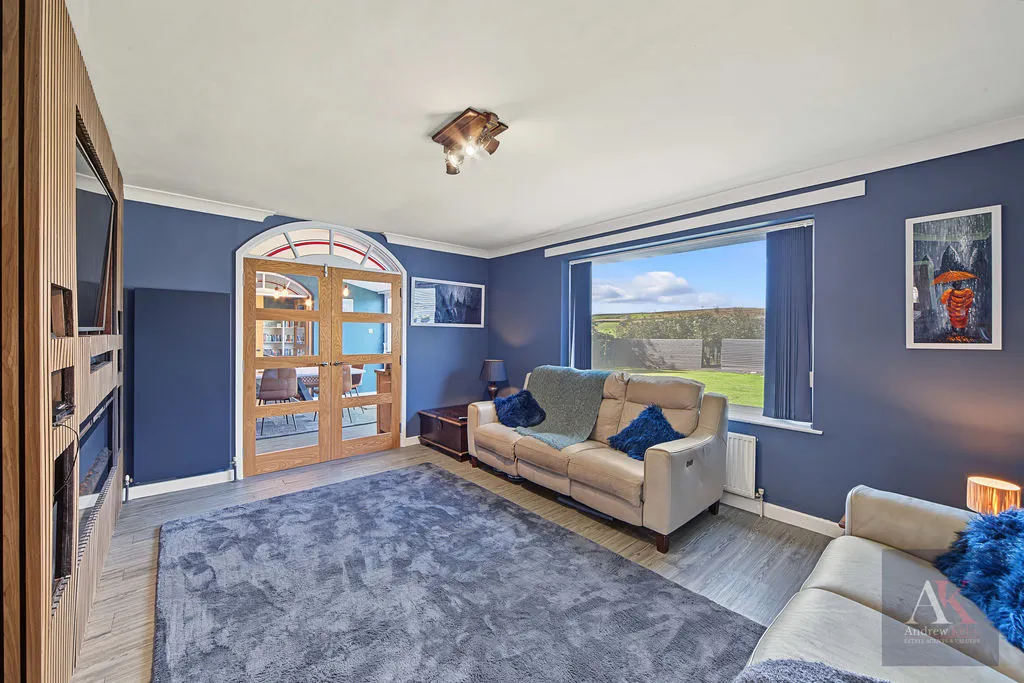 Longacres Drive, Whitworth, OL12, photo 12