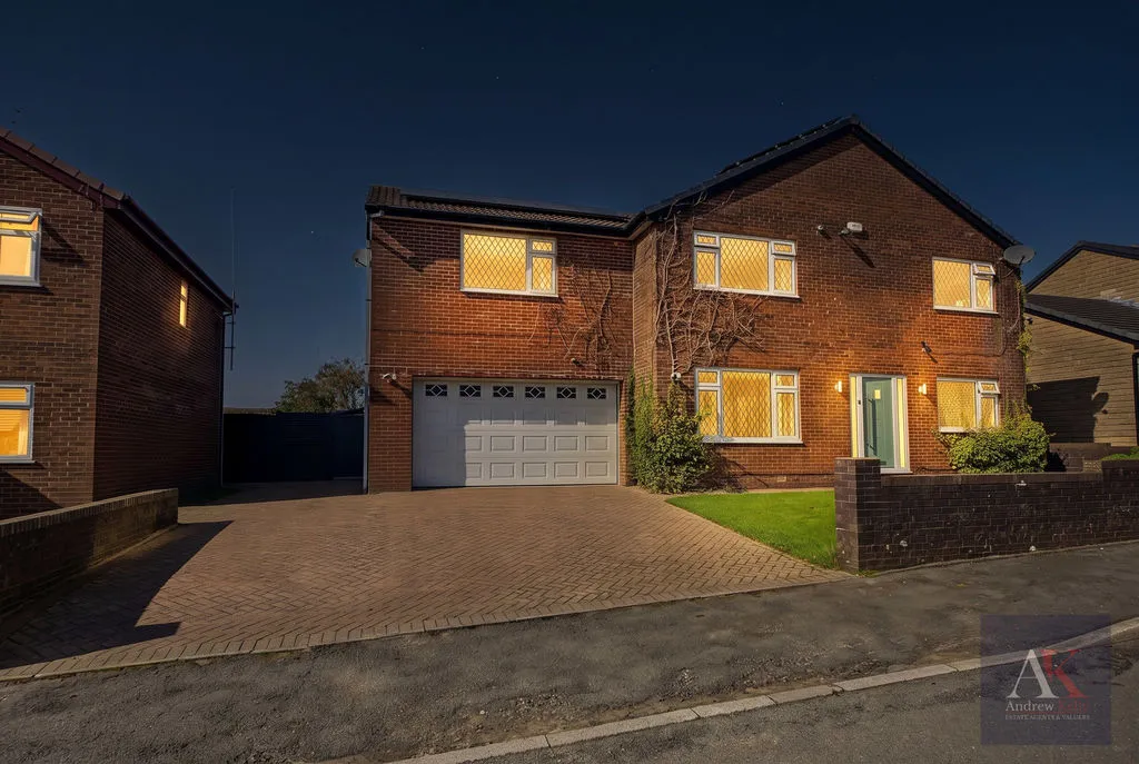 Longacres Drive, Whitworth, OL12, photo 35
