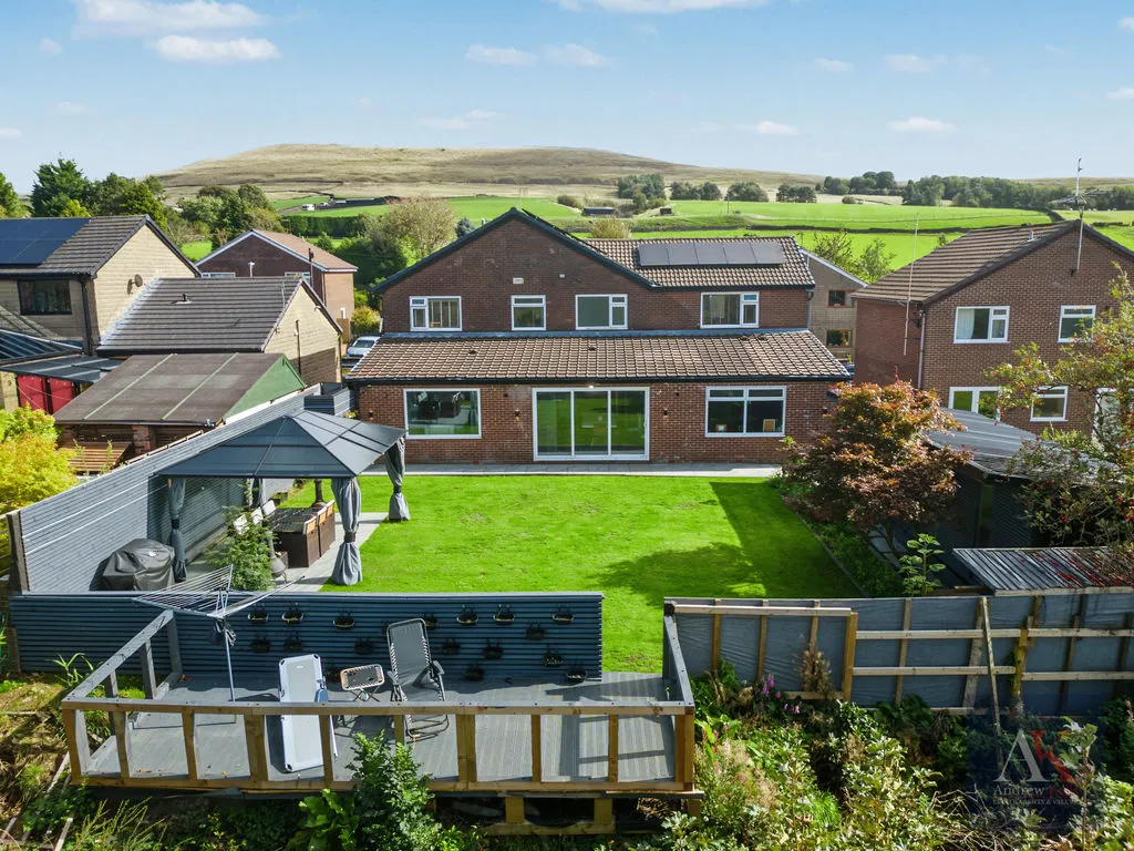 Longacres Drive, Whitworth, OL12, photo 34