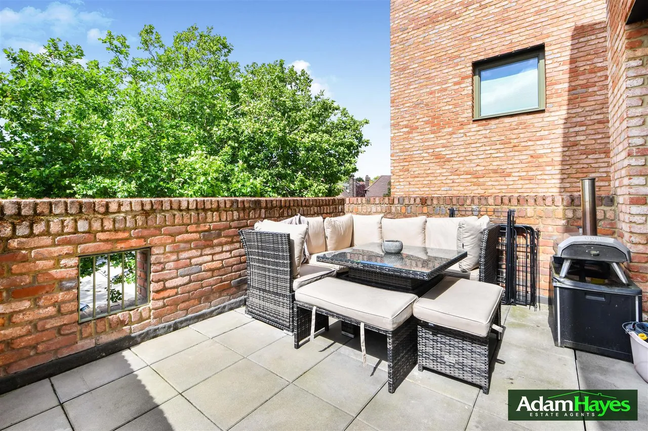 Edgewood Mews, Finchley, N3, photo 6