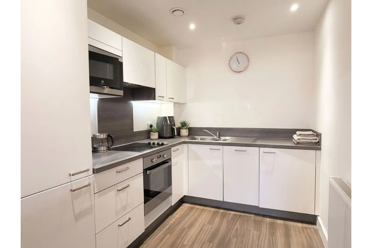 Adenmore Road, London, SE6, photo 2