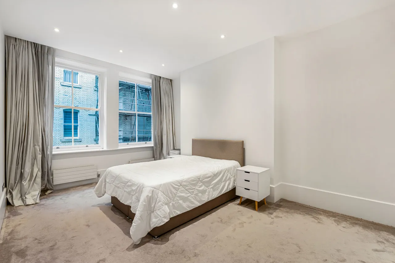 Bedford Avenue, London, WC1B, photo 8