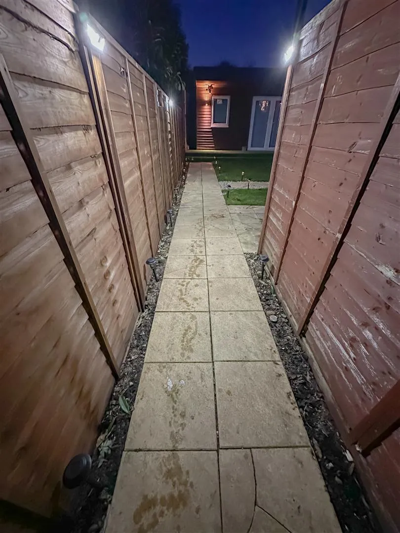 Great North Way, London, photo 16