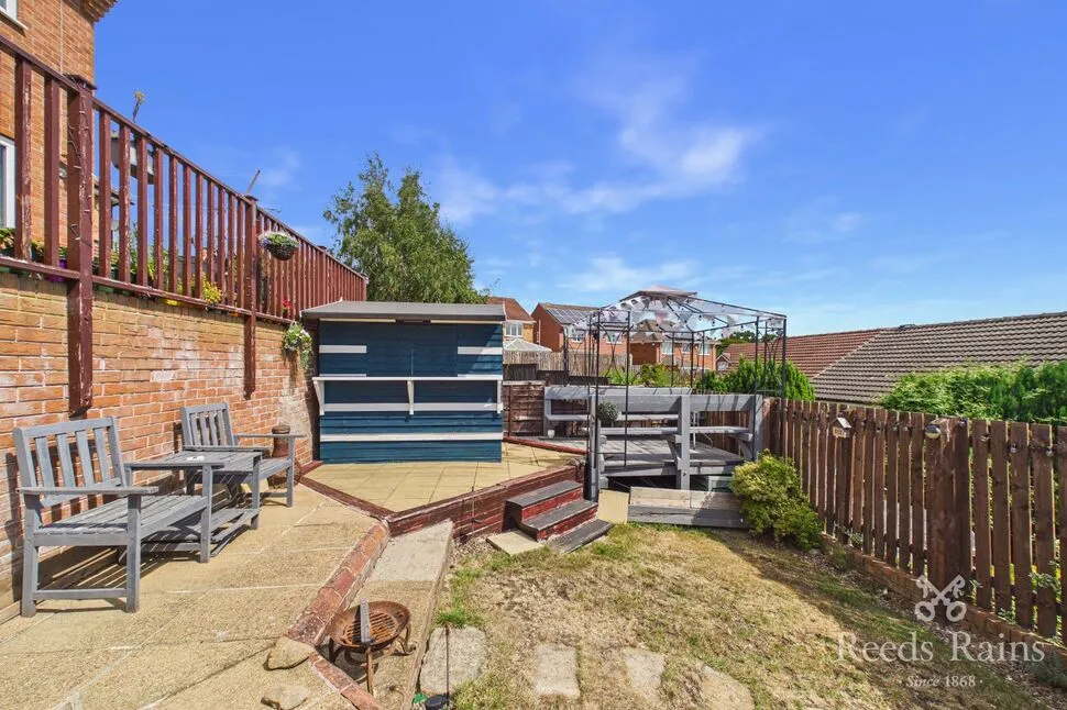 Robsons Drive, Huddersfield, West Yorkshire, HD5, photo 8
