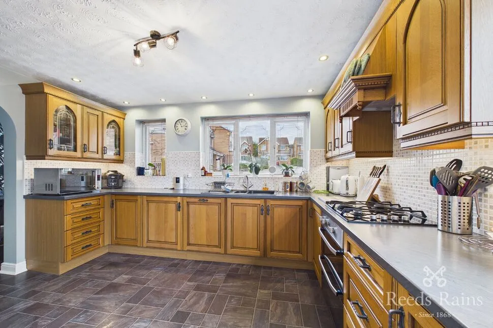 Robsons Drive, Huddersfield, West Yorkshire, HD5, photo 9