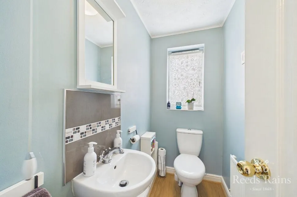 Robsons Drive, Huddersfield, West Yorkshire, HD5, photo 11