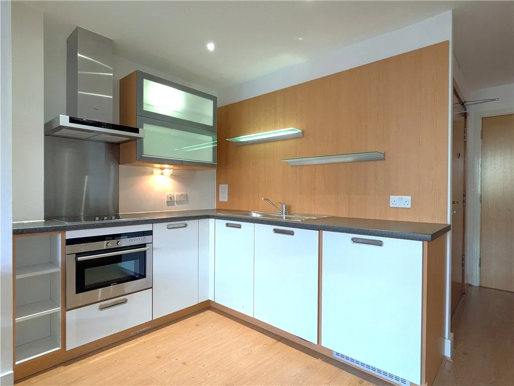 Apartment to rent in East Lane, London, SE16, photo 16